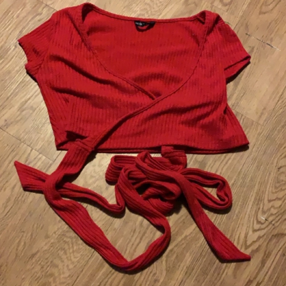 Red Tie Cropped Shirt